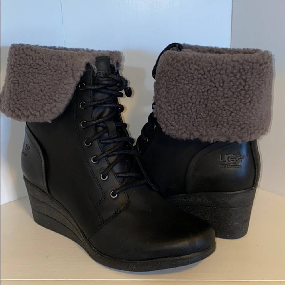 AUTH NIB UGG Zea Waterproof Wedge Boots Black US10